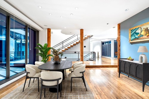 687 Beachview Drive, North Vancouver, BC 