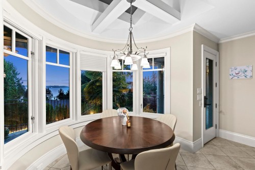 3090 Mathers Avenue, West Vancouver, BC 