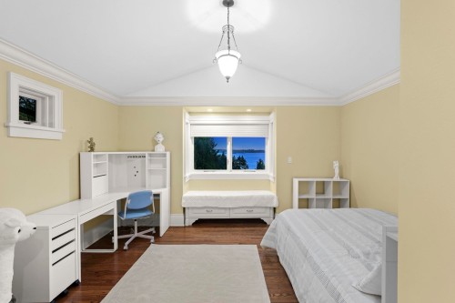 3090 Mathers Avenue, West Vancouver, BC 