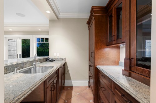 3090 Mathers Avenue, West Vancouver, BC 