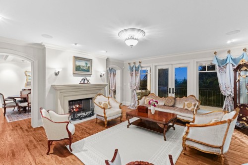 3090 Mathers Avenue, West Vancouver, BC 