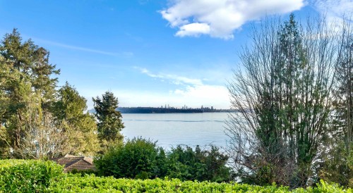 3575 Sunset Lane, West Vancouver, BC 