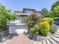 1361 Inglewood Avenue  West Vancouver, BC V7T 1Y8