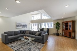 6379 Bruce Street  West Vancouver, BC V5P 3K3