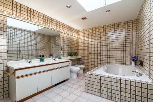 6379 Bruce Street, West Vancouver, BC 