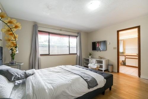 6379 Bruce Street, West Vancouver, BC 