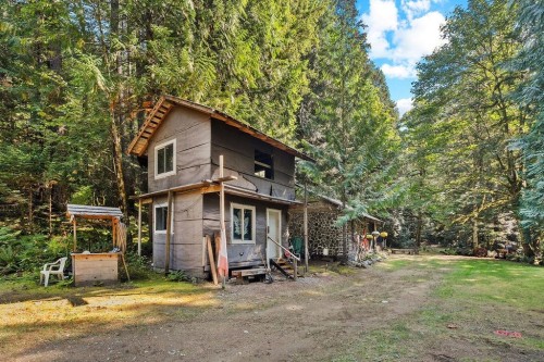 2045 Rustad Road N, Squamish, BC 