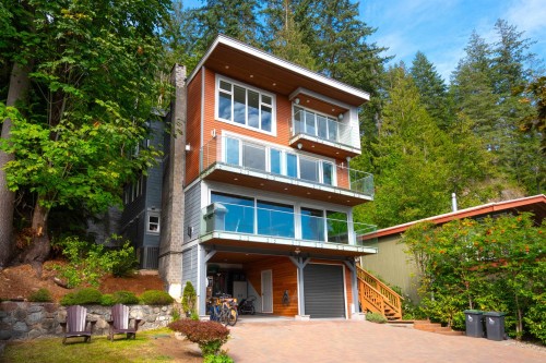 2867 Panorama Drive  North Vancouver, BC V7G 1V7