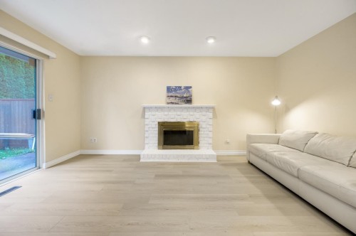 9506 Thomas Drive, Richmond, BC 