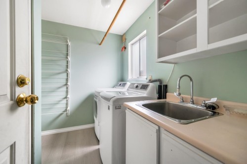 9506 Thomas Drive, Richmond, BC 