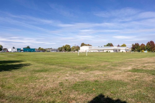 9506 Thomas Drive, Richmond, BC 