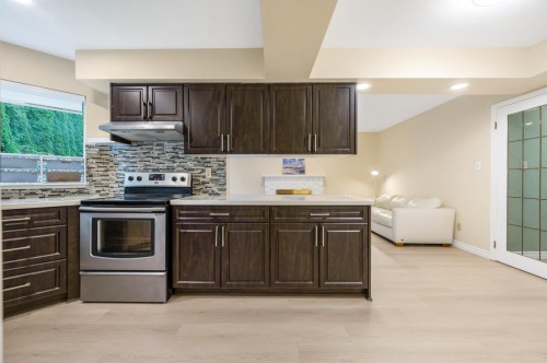 9506 Thomas Drive, Richmond, BC 