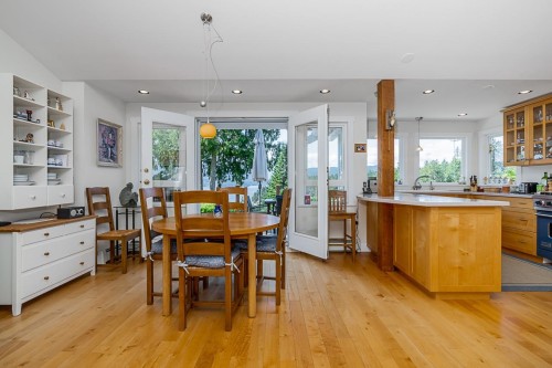 6245 Nelson Avenue, West Vancouver, BC 