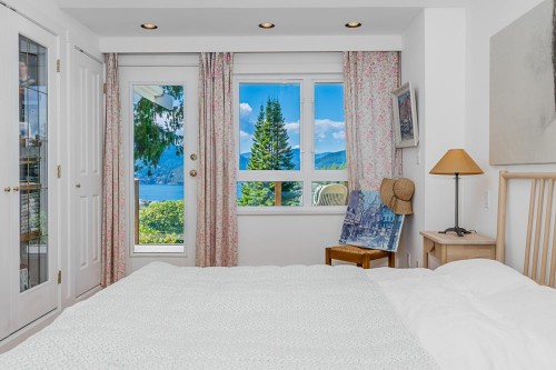 6245 Nelson Avenue, West Vancouver, BC 