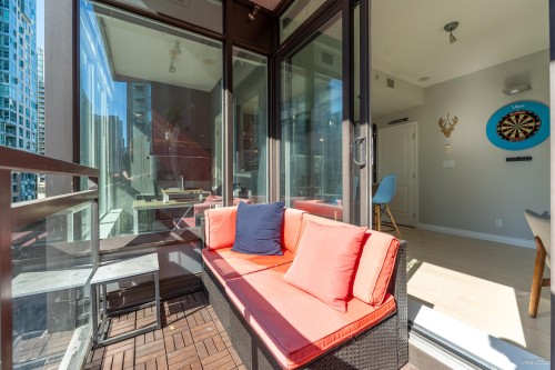 702-1211 Melville Street, Vancouver, BC 