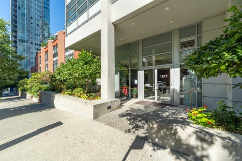 702-1211 Melville Street, Vancouver, BC 