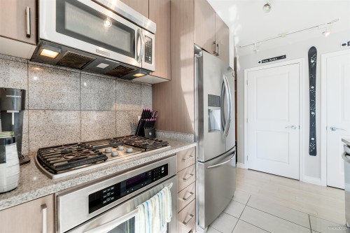 702-1211 Melville Street, Vancouver, BC 