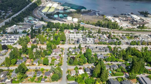 126 Elgin Street  Port Moody, BC V3H 2M8