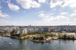 2501-8 Smithe Mews  Vancouver, BC V6B 0A5