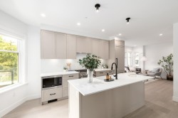 1967 Napier Street  Vancouver, BC V5L 2N6