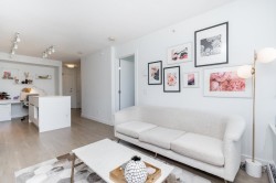 2810-908 Quayside Drive  New Westminster, BC V3M 0L4