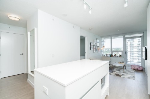 2810-908 Quayside Drive, New Westminster, BC 