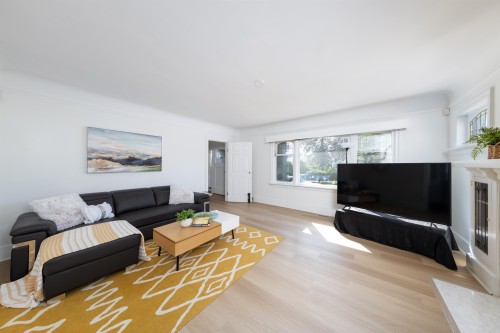 3719 3Rd Avenue W, Vancouver, BC 