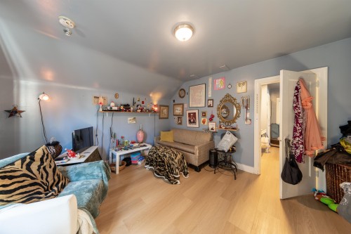 3719 3Rd Avenue W, Vancouver, BC 