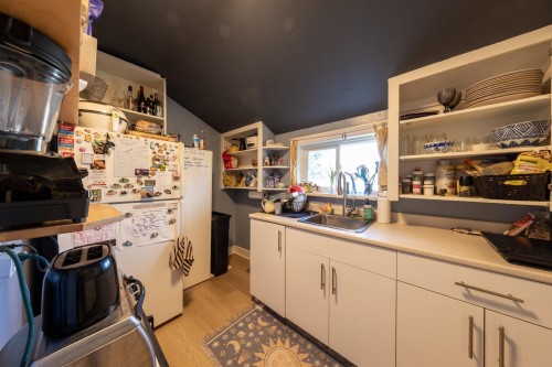 3719 3Rd Avenue W, Vancouver, BC 