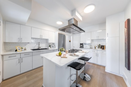 3719 3Rd Avenue W, Vancouver, BC 