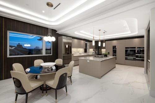 835 Farmleigh Road, West Vancouver, BC 