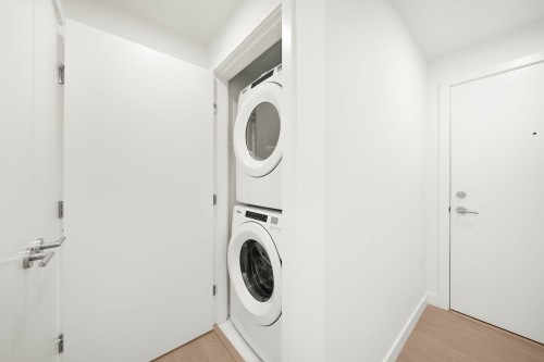 1101-7683 Park Crescent, Burnaby, BC 