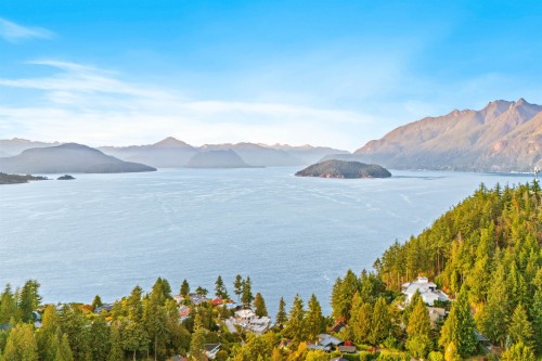 6775 Marine Drive, West Vancouver, BC 