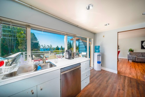 1144 Ottaburn Road, West Vancouver, BC 