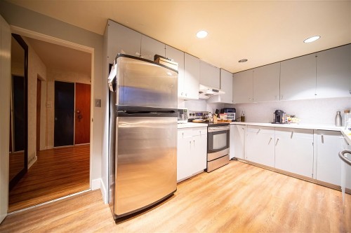 1144 Ottaburn Road, West Vancouver, BC 