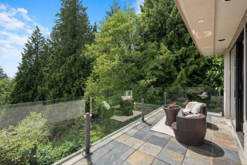 2490 Westhill Court, West Vancouver, BC 