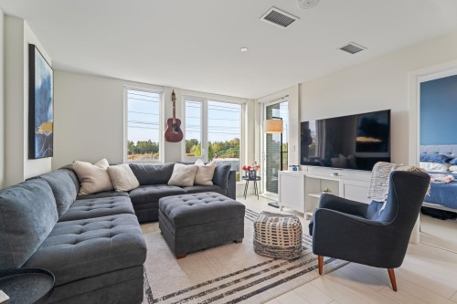 360-8575 Rivergrass Drive  Vancouver, BC V5S 0J7