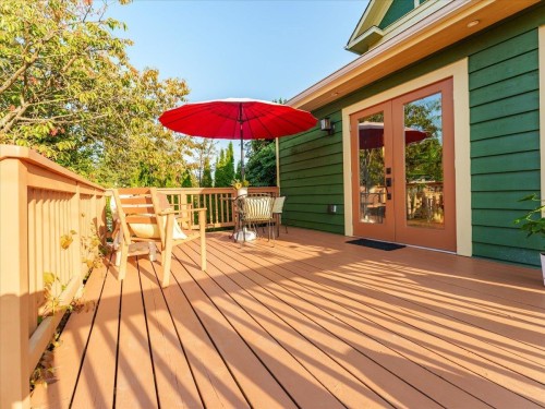 848 6Th Street E, North Vancouver, BC 