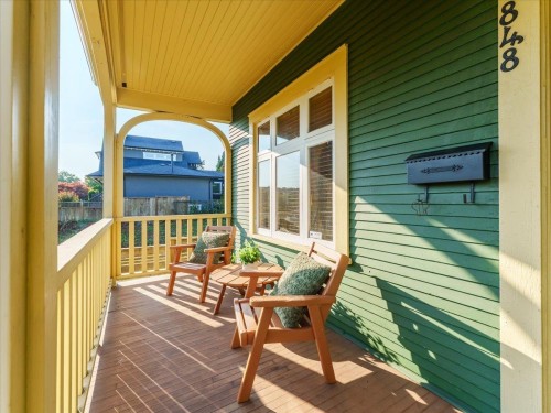 848 6Th Street E, North Vancouver, BC 