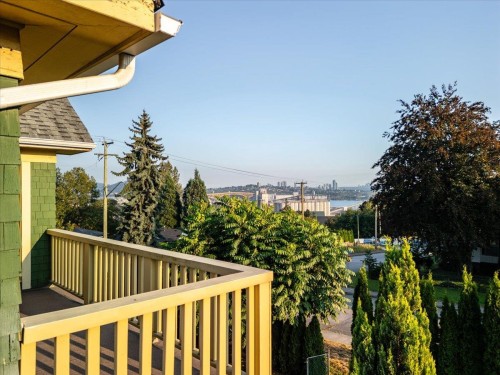 848 6Th Street E, North Vancouver, BC 