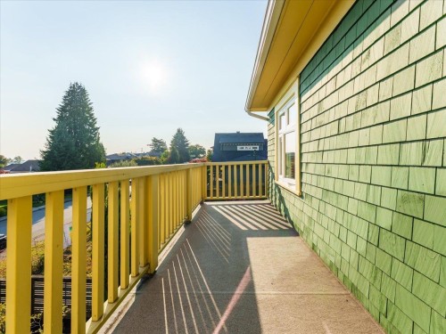 848 6Th Street E, North Vancouver, BC 