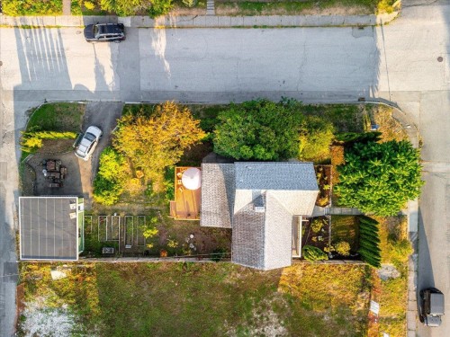 848 6Th Street E, North Vancouver, BC 