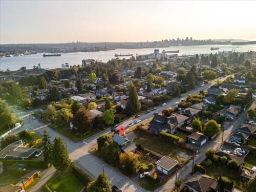 848 6Th Street E, North Vancouver, BC 