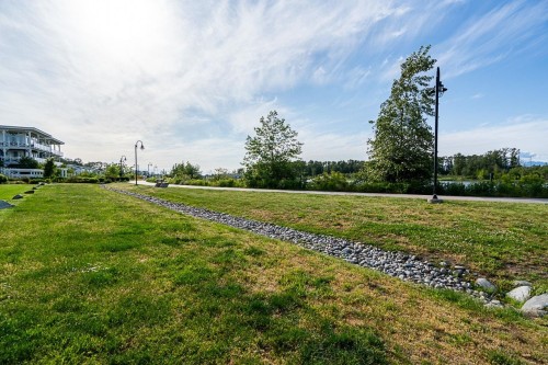 121-5551 Admiral Way, Delta, BC 