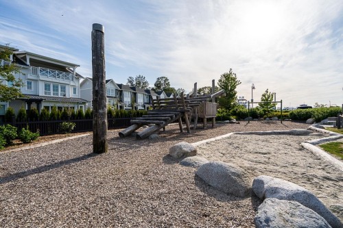 121-5551 Admiral Way, Delta, BC 