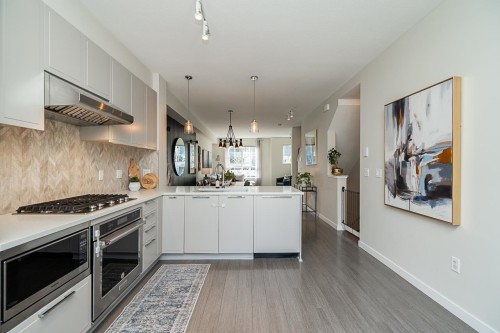 121-5551 Admiral Way, Delta, BC 