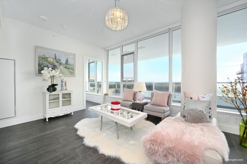 2002-3438 Sawmill Crescent, Vancouver, BC 