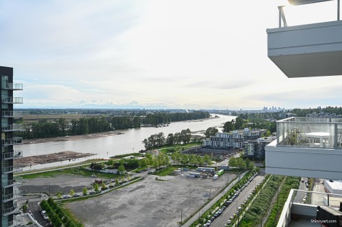 2002-3438 Sawmill Crescent, Vancouver, BC 