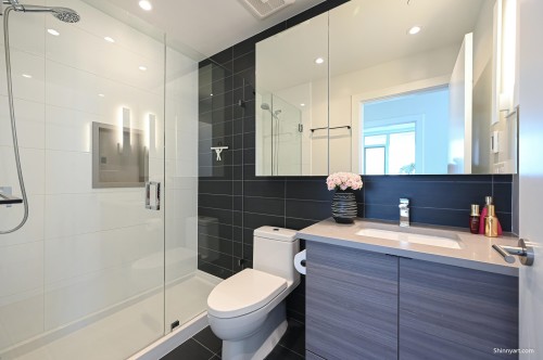 2002-3438 Sawmill Crescent, Vancouver, BC 