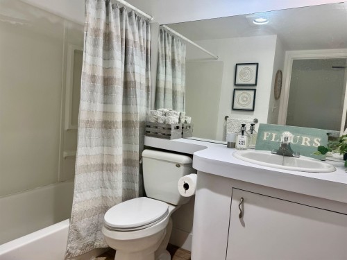 212-515 Eleventh Street, New Westminster, BC 